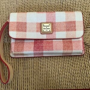 Dooney/Bourke wristlet